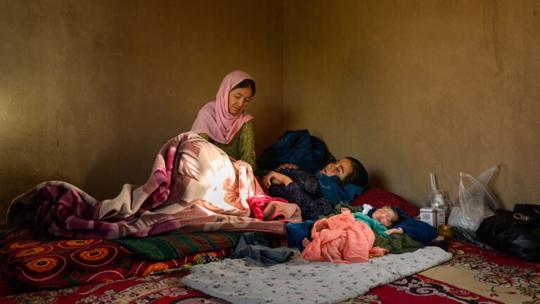 د ملګرو ملتونو خبرداری:افغانستان کې د میندو او ماشومانو ژوند له جدي خطر سره مخ دی