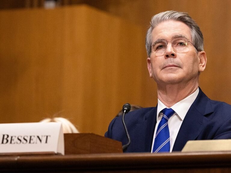 د امریکا د خزانې وزیر:ایراني چارواکي یوازې د زور په ژبه ډېر ښه پوهېږي