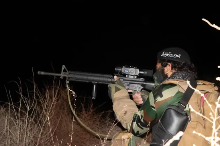 د طالبانو حکومت دفاع وزارت:د «اسلامي امارت» ځواکونو د پاکستان اته امنیتي پوستې نیولې