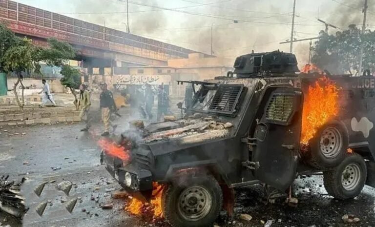 پاکستان؛بېلا بېلو ښارونو کې د لاریونونو له امله لږ تر لږه ۱۶ تنه وژل شوي