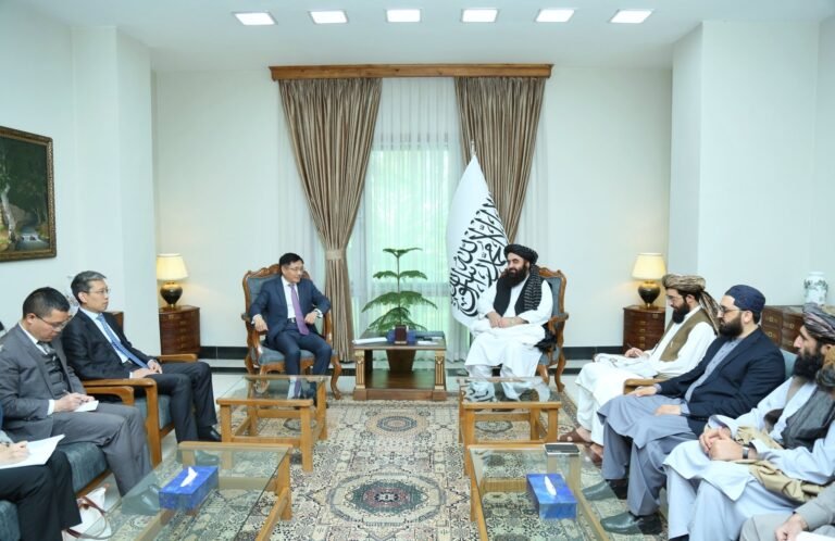 د طالبانو حکومت د بهرنیو چارو وزارت:امیرخان متقي د چین له استازي سره د افغانستان ـ پاکستان پر کړکېچ خبرې کړې