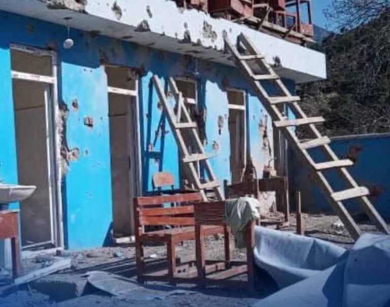 کونړ؛پاکستاني ځواکونو د دانګام مرکزي لېسه په توپونو ویشتې