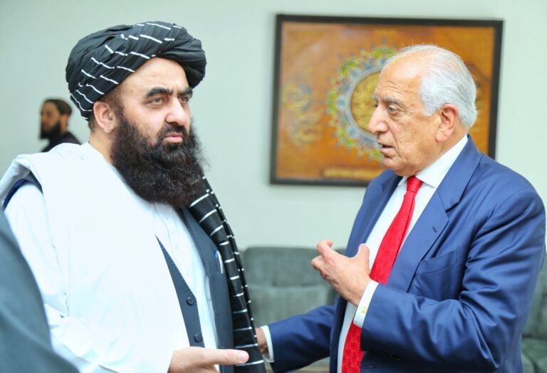 د طالبانو حکومت د بهرنیو چارو وزارت:امریکايي بندي د زلمي خلیلزاد او سیف الکتبي په استازیتوب خوشې شو