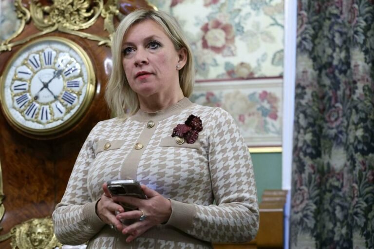 ماریا زاخارووا:د کابل او اسلام‌اباد نښتې د اندېښنې وړ دي؛ اختلافونه دې د خبرو له لارې حل شي