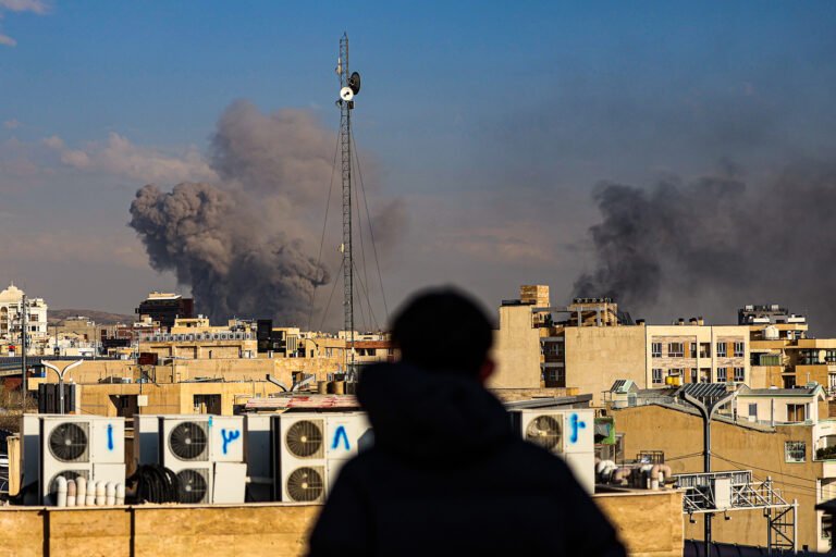 ایران کې د جګړې راپور:د اسرائیل او امریکا د بریدونو له امله ۸۱ زره غیرنظامي واحدونه زیانمن شوي