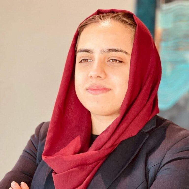 حسیبه اټکپال:ولې مظلوم نمايي کوئ او تل قومي او ژبني بحث ته پناه وړئ؟