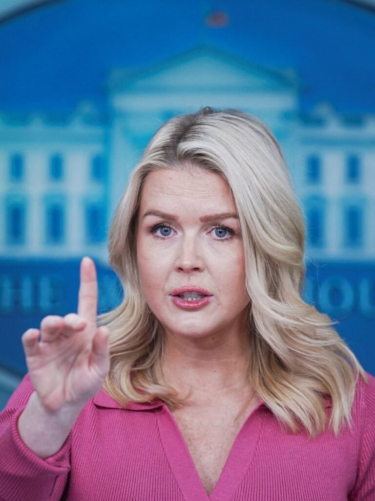 کارولین لیویت:تهران که څه هم په ښکاره مخالفت کوي، خو په پټه خبرو ته نږدې شوی