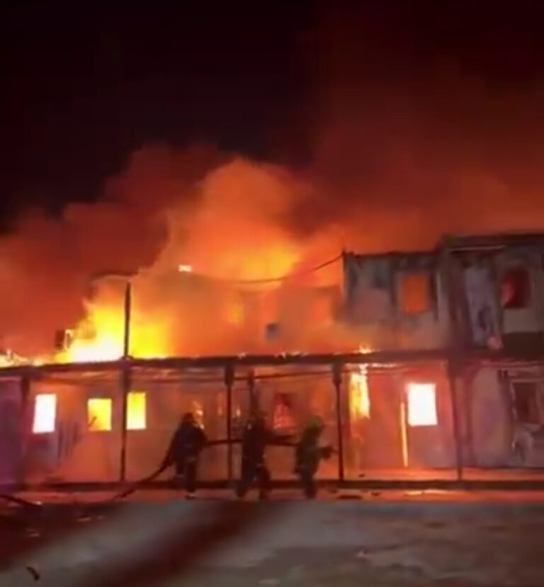 حمدالله فطرت:د معتادینو پر روغتون د پاکستاني پوځ د برید له امله تر دې مهاله ۴۰۰جسدونه او ۶۵۰ ټپیان راویستل شوي