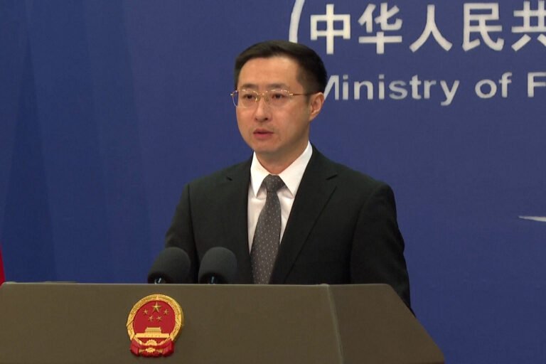 د چین د بهرنیو چارو وزارت:چین هڅه کوي چې کابل او اسلام‌اباد ژر تر ژره اوربند ته ورسېږي