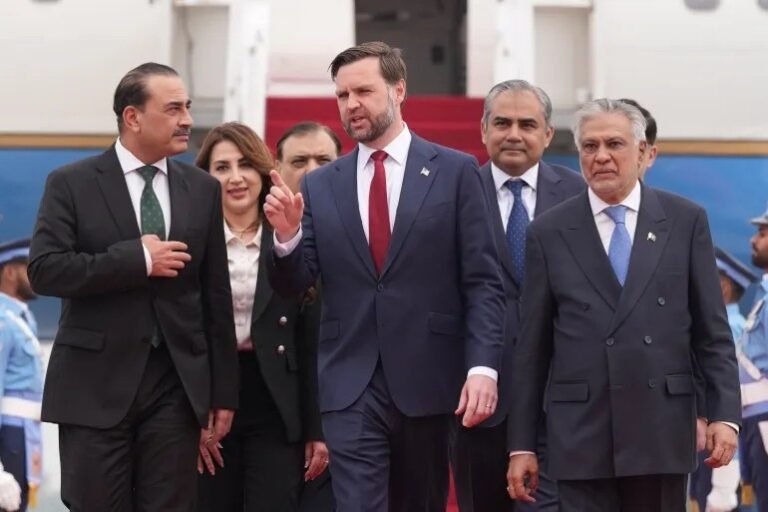 اکسیوس:جی‌ډي ونس د ایران په ډیپلوماسۍ کې د رول غوښتنه کړې