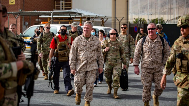 امریکايي جنرال:متحده ایالات د هرمز تنګي د بیا پرانیستلو بشپړ توان لري