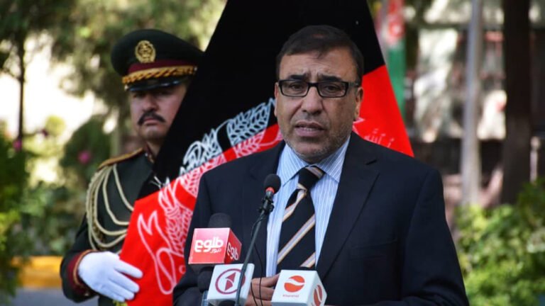 شاه محمود میاخېل:افغانان باید خپل ځان بسیاتوب ته لومړیتوب ورکړي او د بهرنیو لوبو قرباني نشي