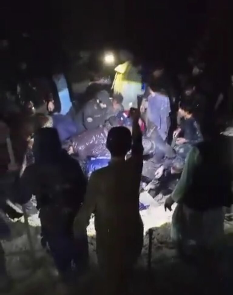 حمدالله فطرت:د تېرې شپې زلزلې له امله ۱۶کسانو ته مرګ ژوبله اووښتې او مالي زیانونه یې اړولي