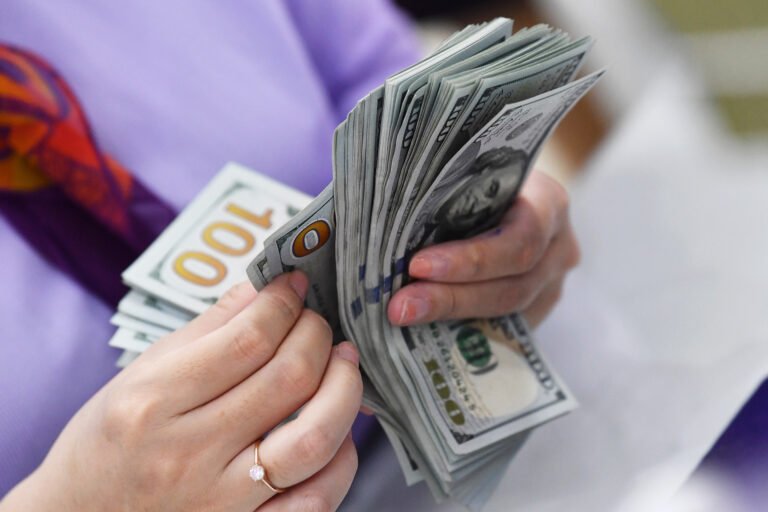 نړیوال بازار؛د ټرمپ له وینا وروسته د ډالرو ارزښت د لوړیدو په حال کې دی