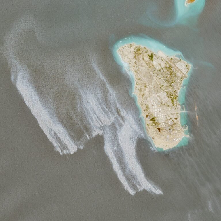 نړیوالې سمندري خیریه ادارې:زرګونه سمندري کارکوونکي په فارس خلیج کې بند پاتې دي او له سخت رواني فشار سره مخ دي