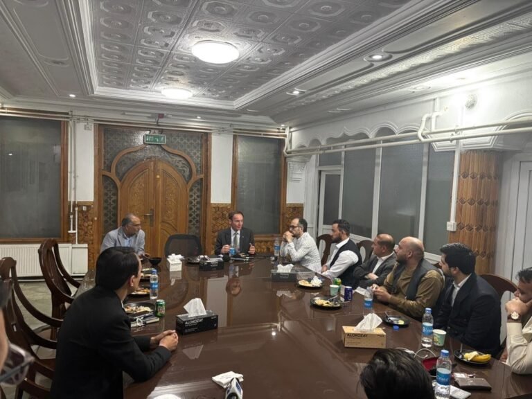 د بیان ازادۍ نړیواله ورځ؛بریتانیا وایي، په سختو شرایطو کې افغان خبریالان د خاموشه کړل شویو غږ پورته کوي