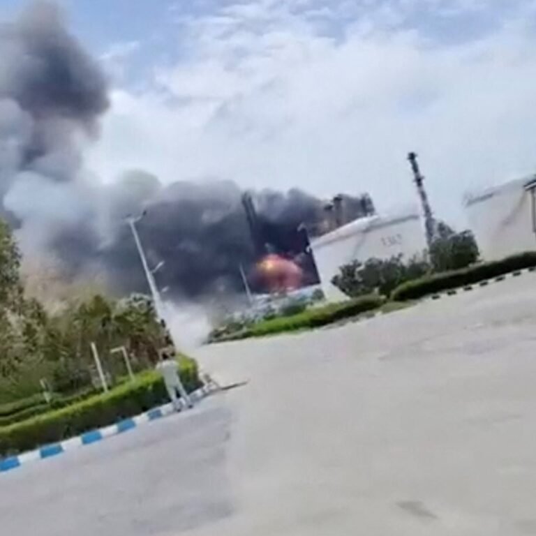 وال‌‌سټریټ ژورنال:متحده عربي اماراتو په پټه پر ایران هوایي بریدونه کړي