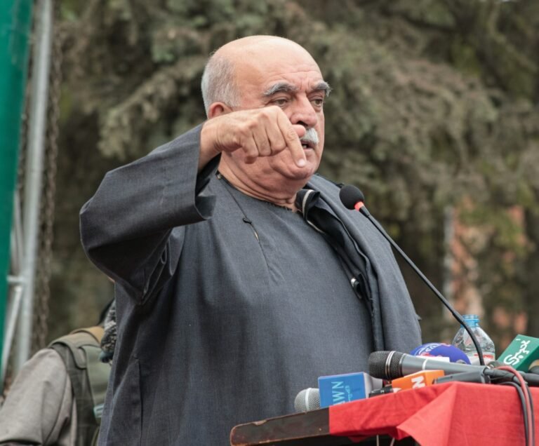 محمود خان اڅکزی:د حکومت تګلارې په بلوچستان کې د بېلتون غوښتنې غږونه زیات کړي