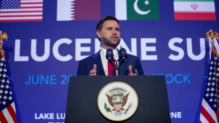 جی‌ډي ونس:د عباس عراقچي د روغبړ چلند بې‌احترامي نه وه، له ایران سره خبرې مخته روانې دي