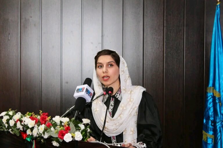 شفیقه خپلواک:په هرات کې پر ښځو او ولس روان ظلم د «عمري نظام» استازیتوب نه شي کولای