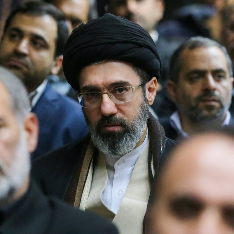 مجتبی خامنه یی :من در رابطه به این موافقت نامه نظریه دیگری داشتم اما بخاطر وعده با رئیس جمهور آنرا پذیرفتم