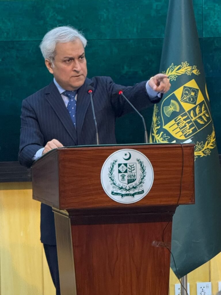 طاهر اندرابي:د روسیې او افغانستان د پوځي همکارۍ په اړه تبصره لا وختي ده