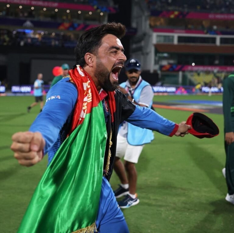 راشد خان: افغانان له خپل هېواد، د کرکټ لوبډلې او لوبغاړو سره بې کچې مینه لري