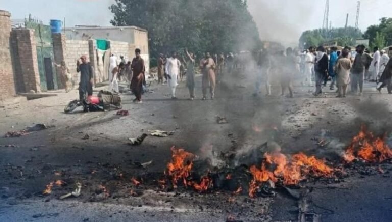 کشته شدن دو پیلوت در پی سقوط یک هواپیما در پاکستان