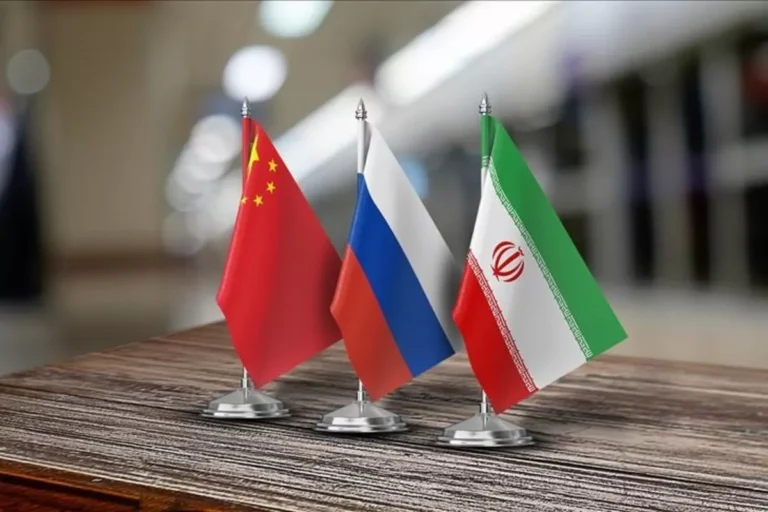 د ایران، چین او روسیې استازو؛د اټومي انرژۍ نړیوالې ادارې له مشر سره لیدلي
