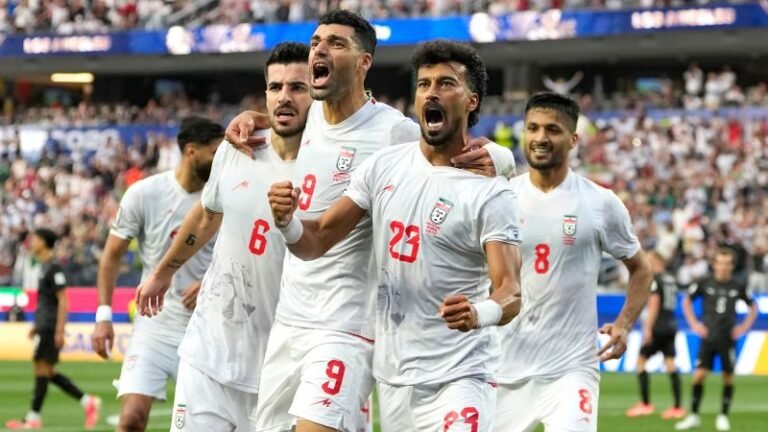 بازگشت تیم ملی ایران به تیخوآنا پس از اولین بازی جام جهانی