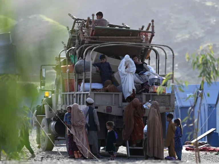 بیش از ۳۹۰ خانواده افغان روز گذشته به کشور بازگشتند