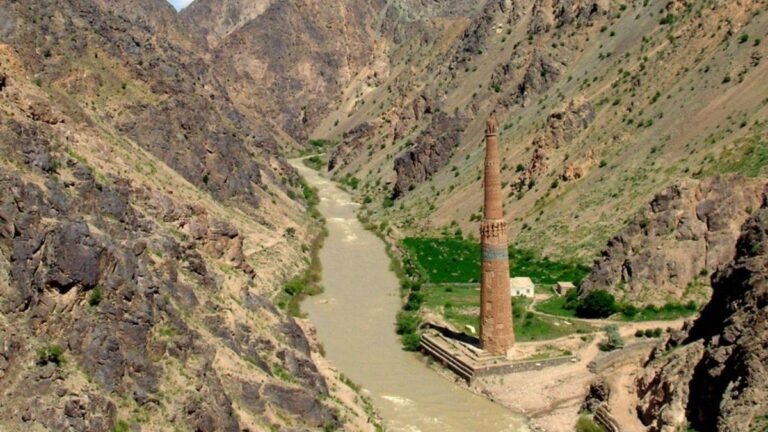 د جام تاریخي منار؛د ژغورنې لپاره د بیارغونې پروژه پیل شوه