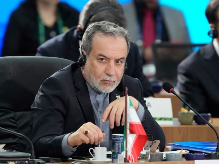 عباس عراقچي:د ایران د مشرانو د غونډو افشا کېدل ښايي د امنیتي نيمګړتيا له امله و
