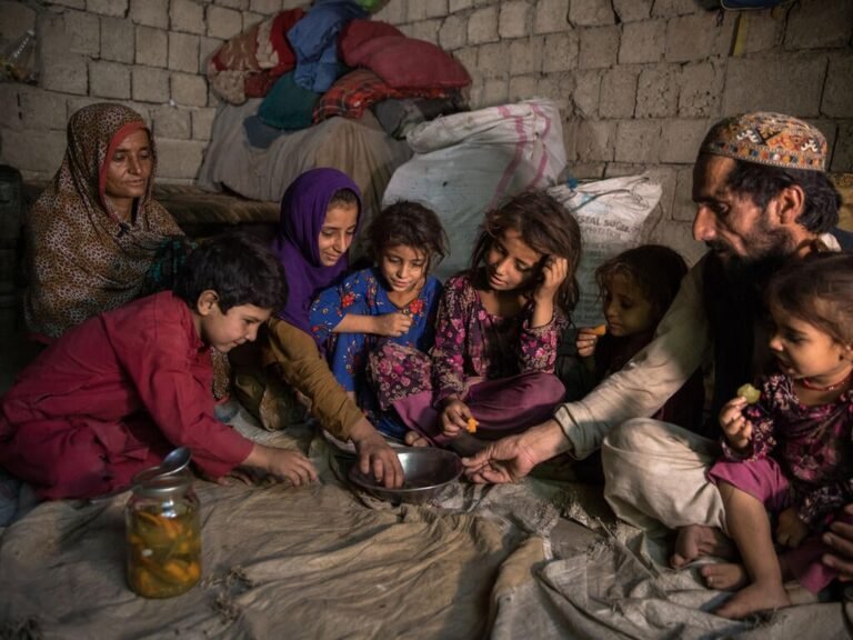 ملګري ملتونه:افغانستان لا هم د بې‌ځایه کېدو او اقتصادي فشار له ستر بحران سره مخ دی