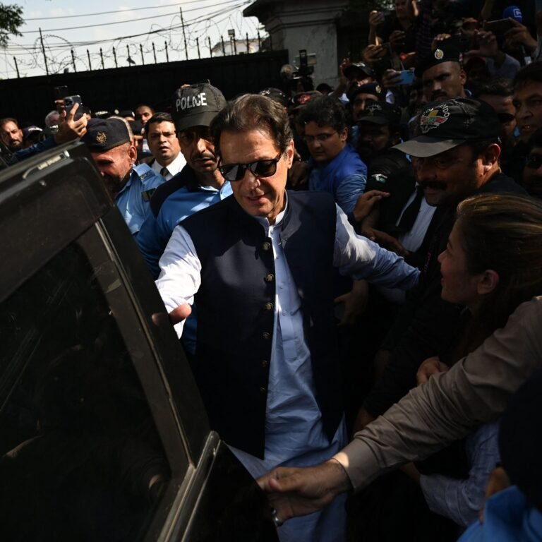 عمران خان له زندانه د افغان کډوالو او پاکستان او افغانستان د اړیکو په اړه پیغامونه لېږلي