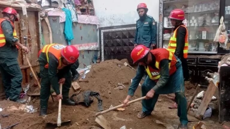 پاکستان؛لاهور ښار کې د ښوونیز مرکز د چت لوېدو پېښه کې ۱۴ ماشومان وژل شوي