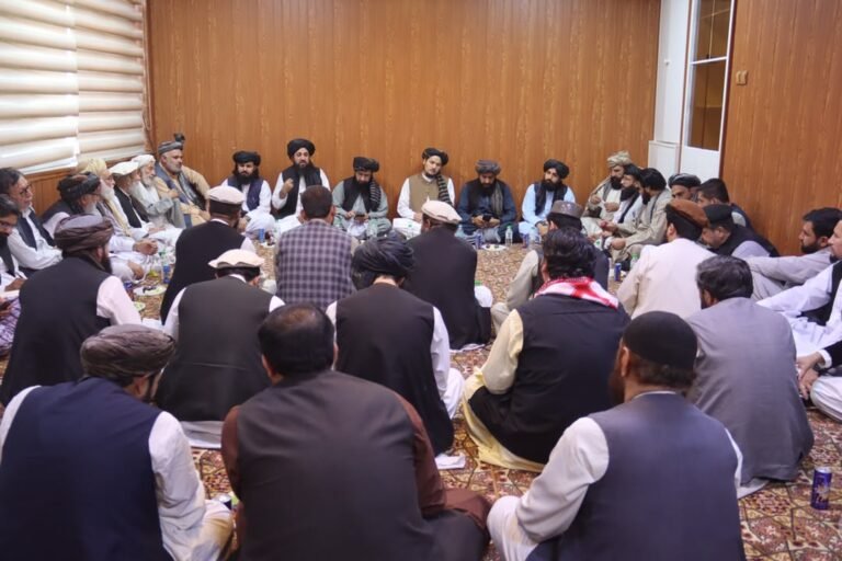 د طالبانو حکومت: سیاسي شنونکي دې د دوی لاسته راوړنې او د پاکستان د پوځي ادارې کړنې رسنیزې کړي